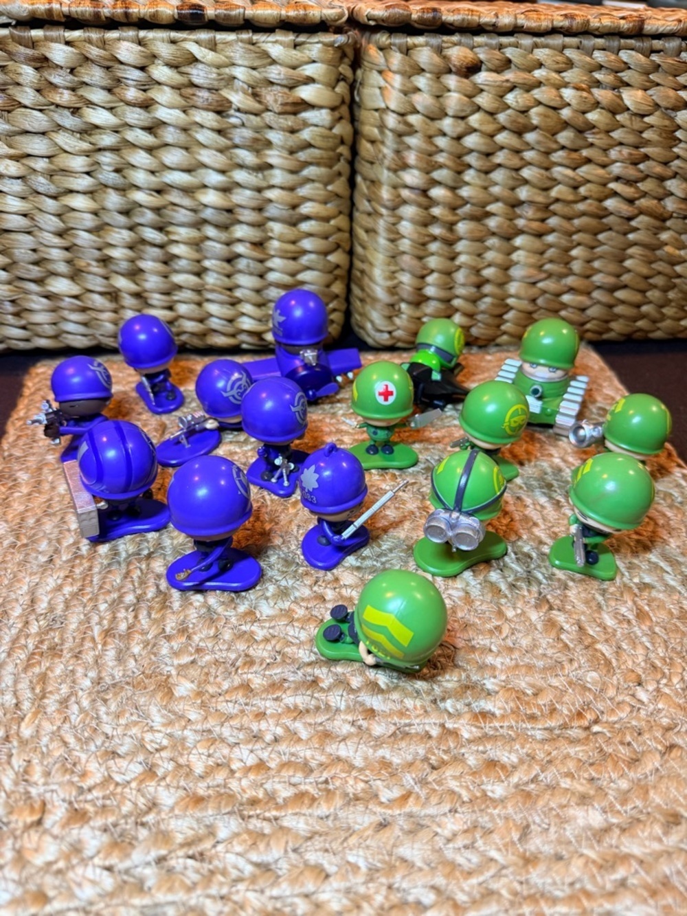 MGA Awesome Little Green Compact Military Men - 18 in all